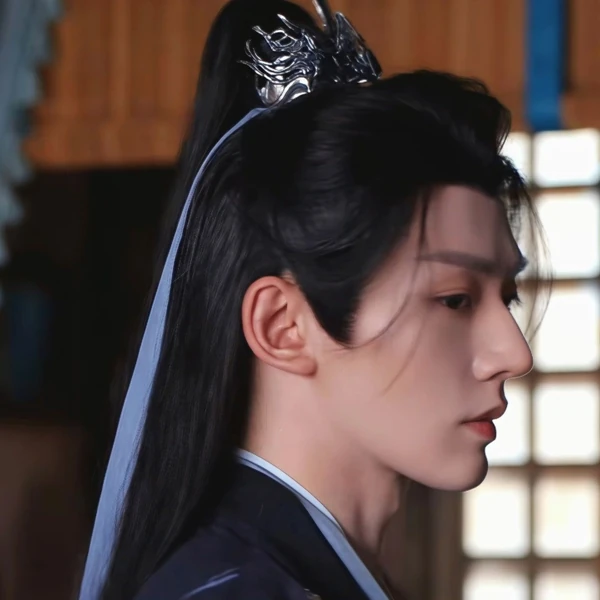 Popular photo full of fans’ love for Deng Wei