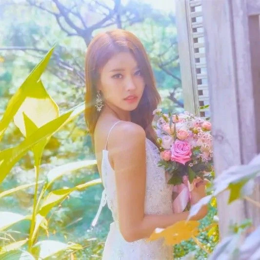 Penampilan Lee Mijoo yang paling disukai hari ini