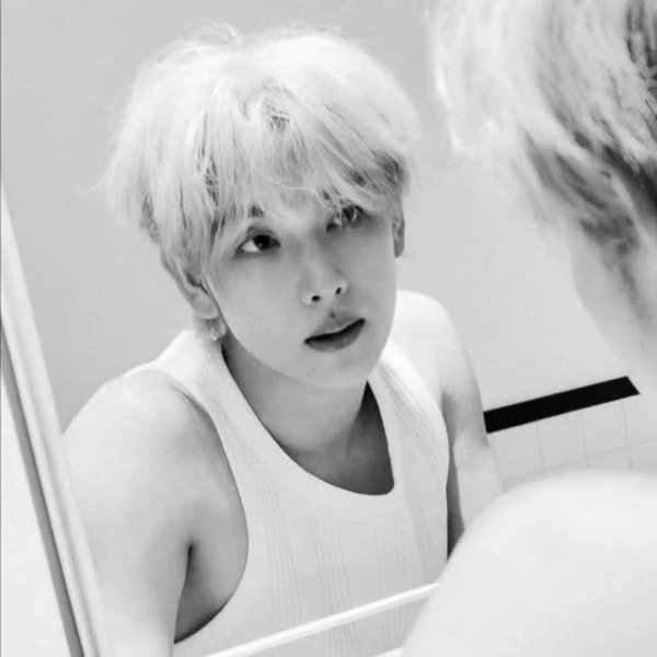 The most loved look of Yim Siwan today