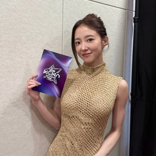 The most loved look of Lee Seyoung today