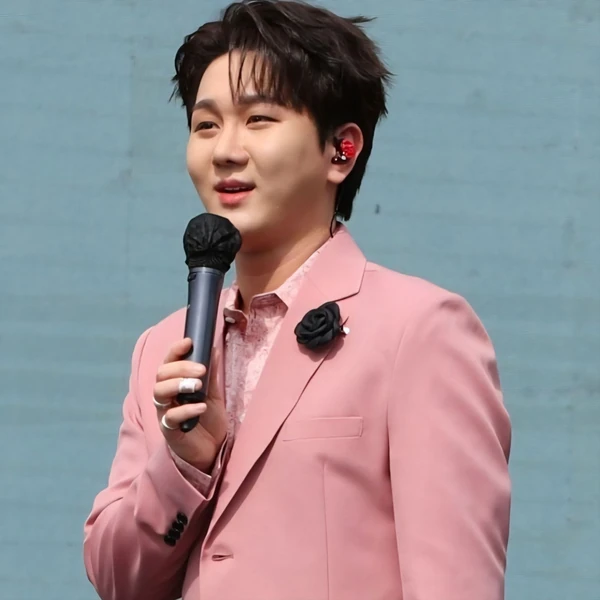 充满粉丝爱意的金秀瓒人气照片