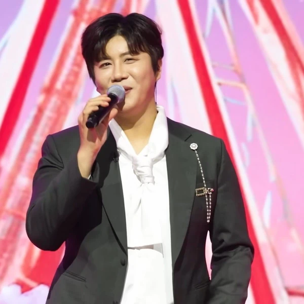 Popular photo full of fans’ love for Jin Haesung