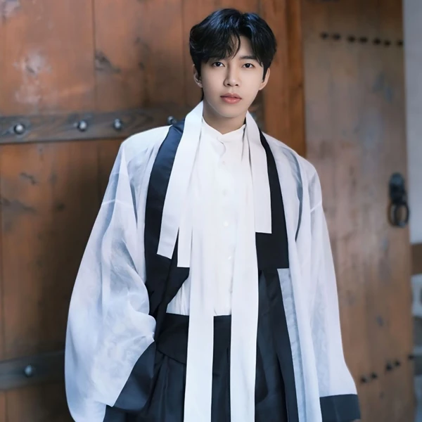 Foto populer Lim Youngwoong yang penuh cinta dari penggemar