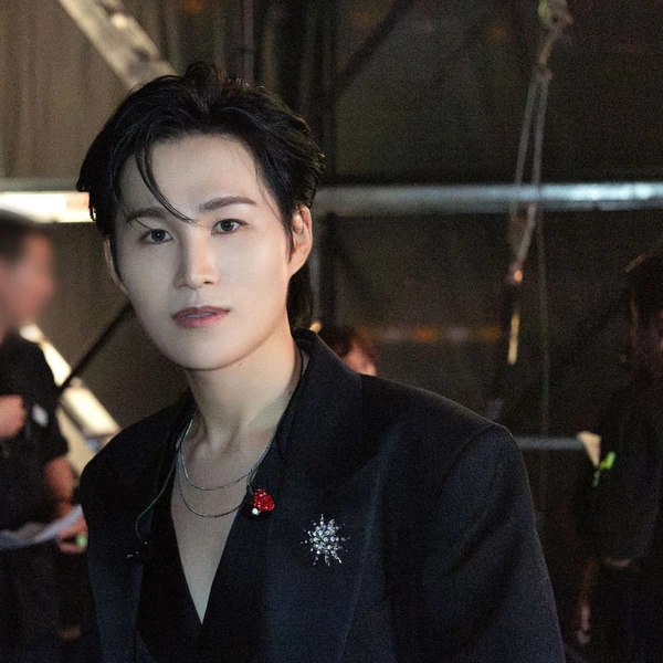 Popular photo full of fans’ love for Kim Heejae