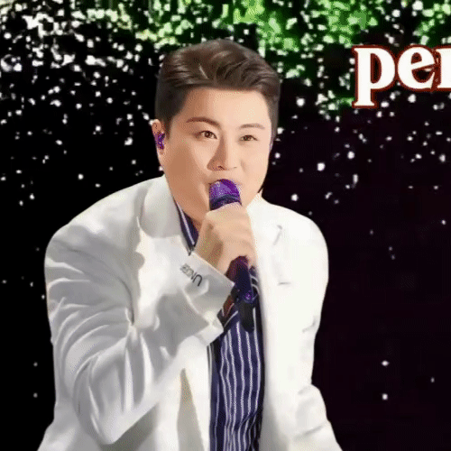 充满粉丝爱意的金浩中人气照片