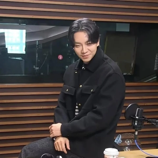 充满粉丝爱意的李升基人气照片