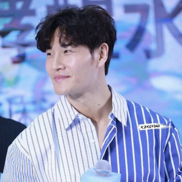 今天最受喜爱的金钟国模样