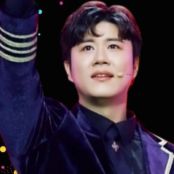 The most loved look of Jin Haesung today