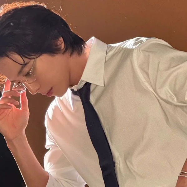 今天最受喜愛的鄭容和模樣