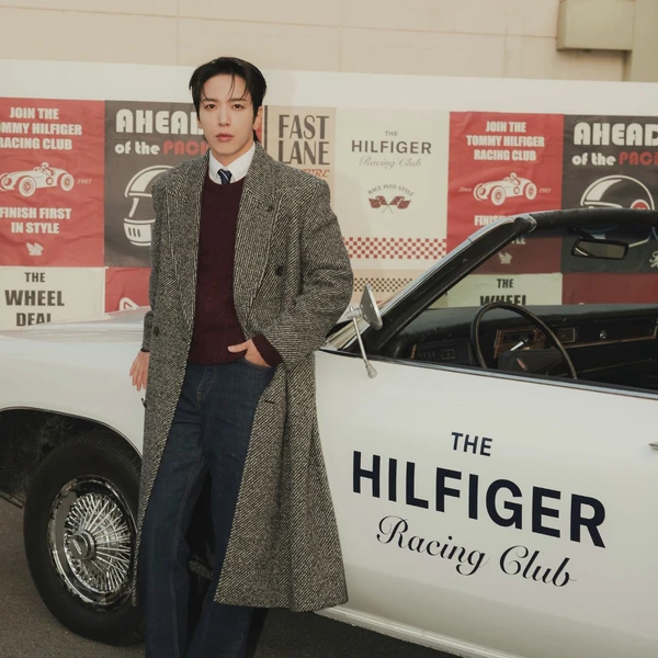 充滿粉絲愛的鄭容和人氣照片