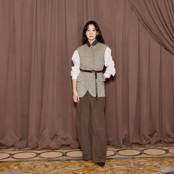 The most loved look of Lee Chungah today