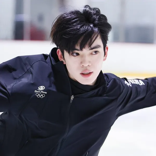 粉丝团打造的闪耀Cha Junhwan瞬间