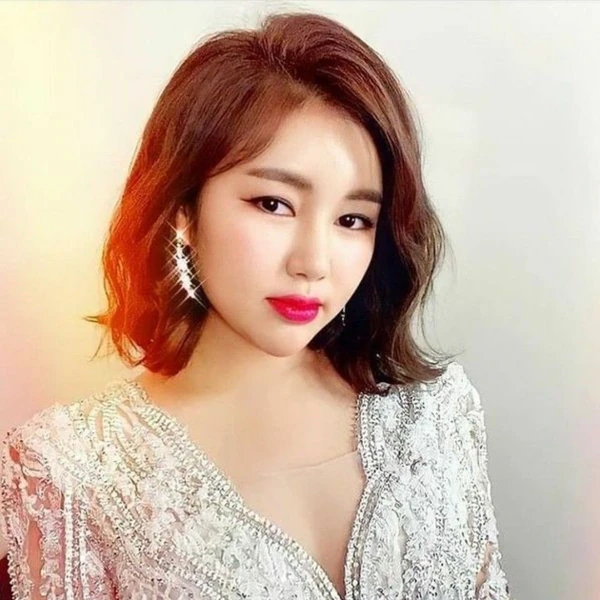 Foto populer Song Gain yang penuh cinta dari penggemar