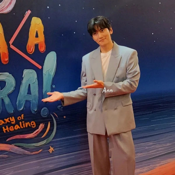 充满粉丝爱意的池昌旭人气照片