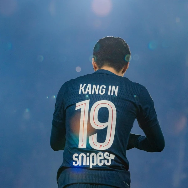 투표로 선정된 이강인의 인기 프로필 이미지