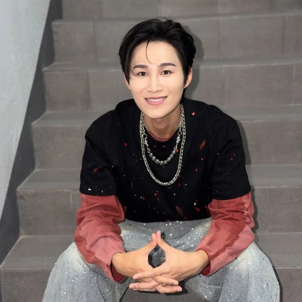 Foto populer Kim Heejae yang penuh cinta dari penggemar