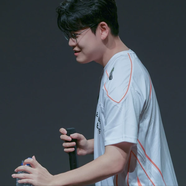 粉絲喜愛的Gumayusi人氣個人資料照片