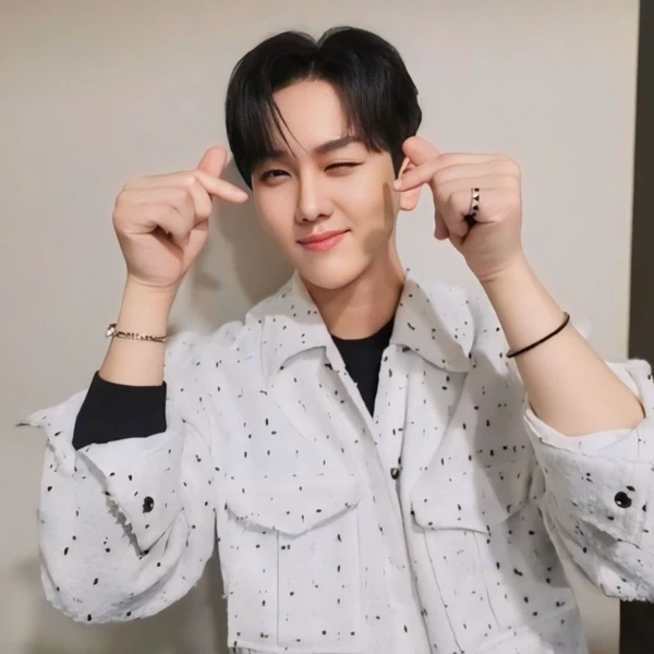 充满粉丝爱意的金秀瓒人气照片