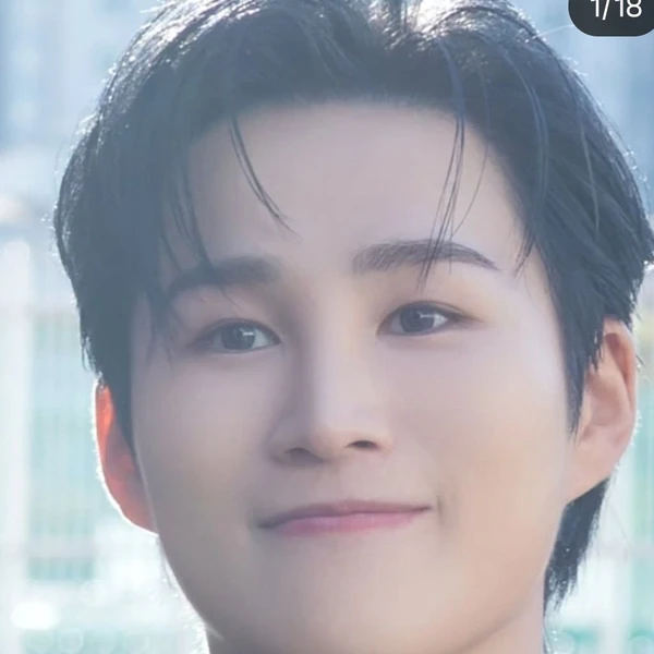 Foto populer Kim Heejae yang penuh cinta dari penggemar