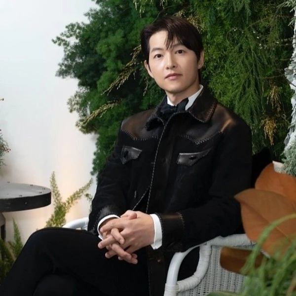 Penampilan Song Joongki yang paling disukai hari ini