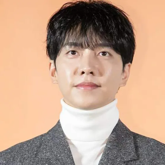 今天最受喜爱的李升基模样