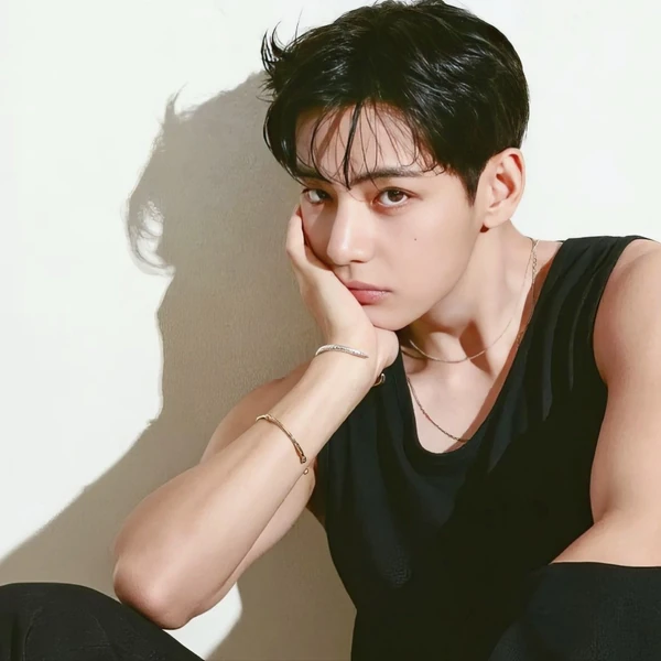 Top moment of Kim Taehyung (V) chosen by fans