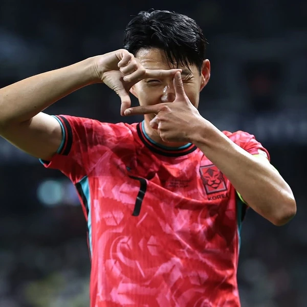 Foto profil populer Son Heungmin yang disukai penggemar