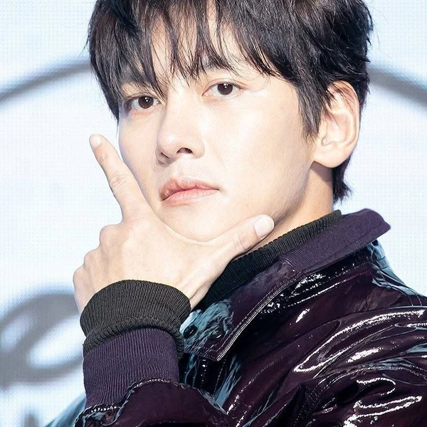 The most loved look of Ji Changwook today