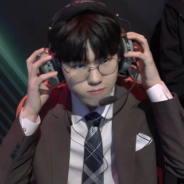 Today’s standout profile photo of Oner on Choeaedol Celeb