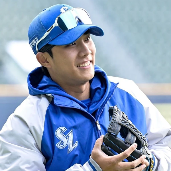 Foto profil terbaik Lee Jaehyun hari ini di Choeaedol Celeb