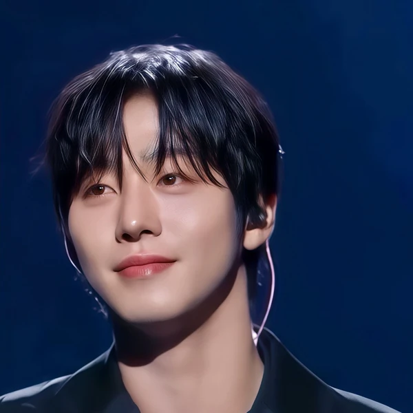 今天最受喜愛的安孝燮模樣