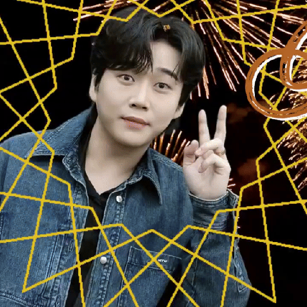 Popular photo full of fans’ love for Hwang Youngwoong