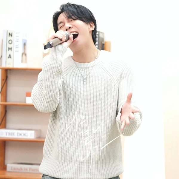 イ・スンギへのファンの愛が詰まった人気写真