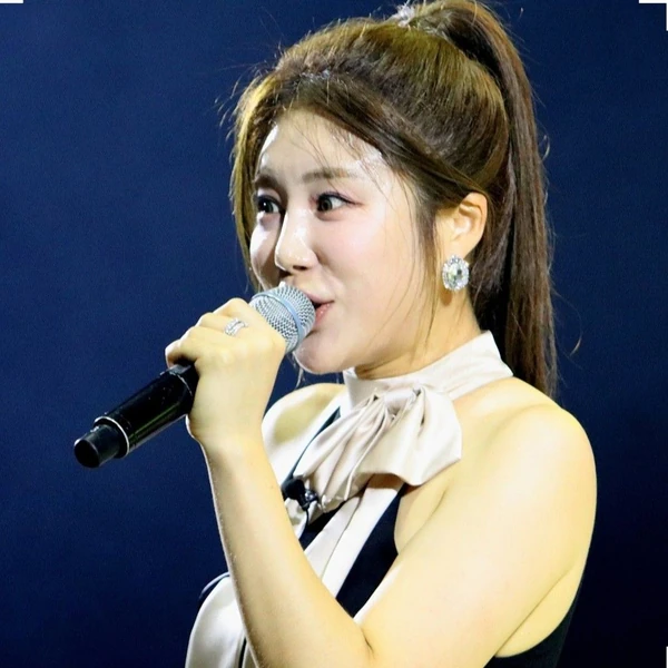 Penampilan Kim Soyou yang paling disukai hari ini