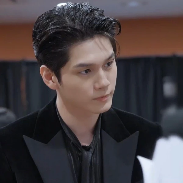 The most loved look of Ong Seongwu today
