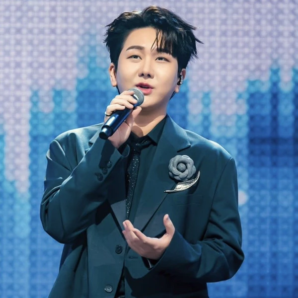 今天最受喜愛的金秀瓚模樣