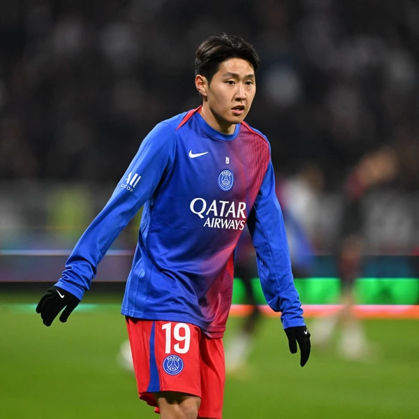 透過投票選出的Lee KangIn人氣個人資料圖片