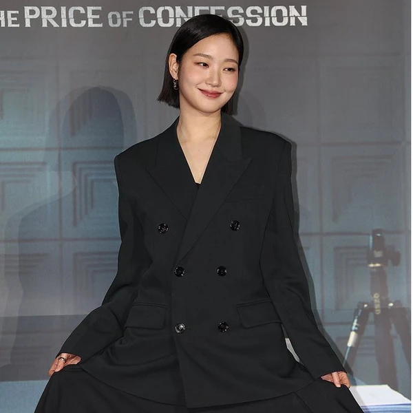 充满粉丝爱意的金高银人气照片