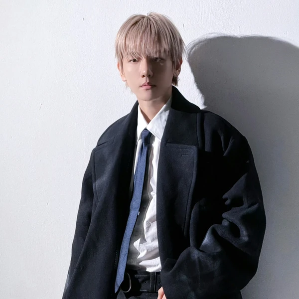 Popular photo full of fans’ love for Yoon Soyang