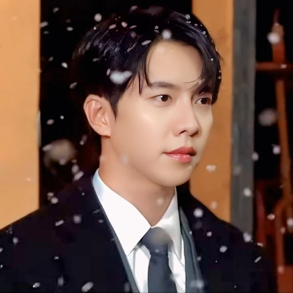 今天最受喜爱的李升基模样