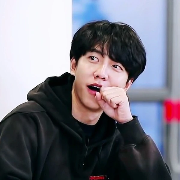 今天最受喜爱的李升基模样