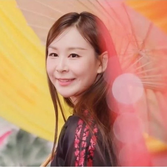 充滿粉絲愛的尹太畵人氣照片