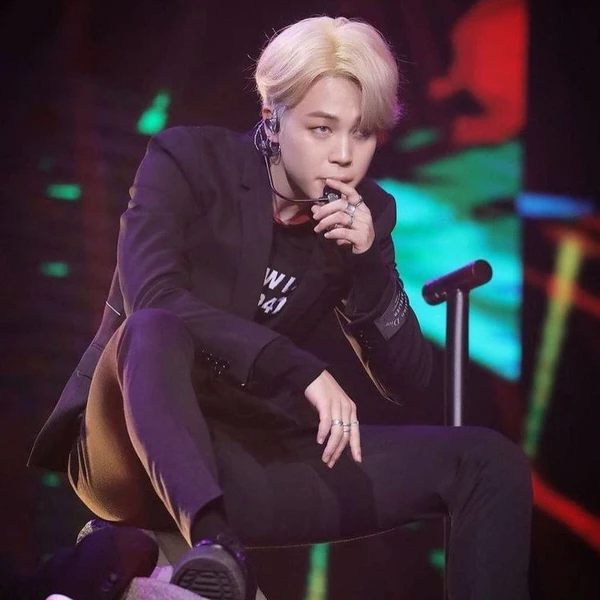 The most loved look of Ha Jimin today