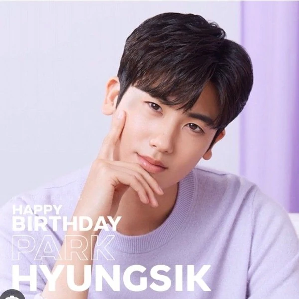 The most loved look of Park Hyungsik today