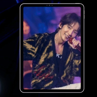 Popular photo full of fans’ love for Lee Joongi
