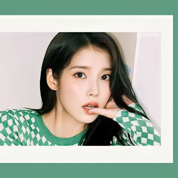Foto populer IU yang penuh cinta dari penggemar