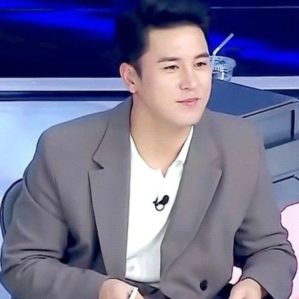 今天最受喜愛的張民好模樣