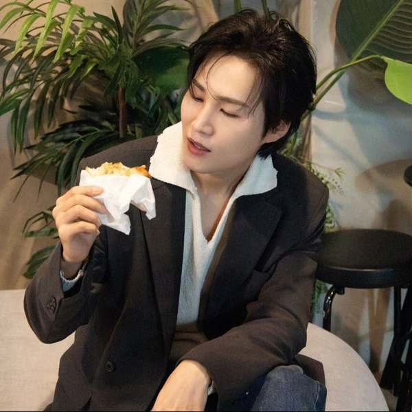 充滿粉絲愛的金熙栽人氣照片