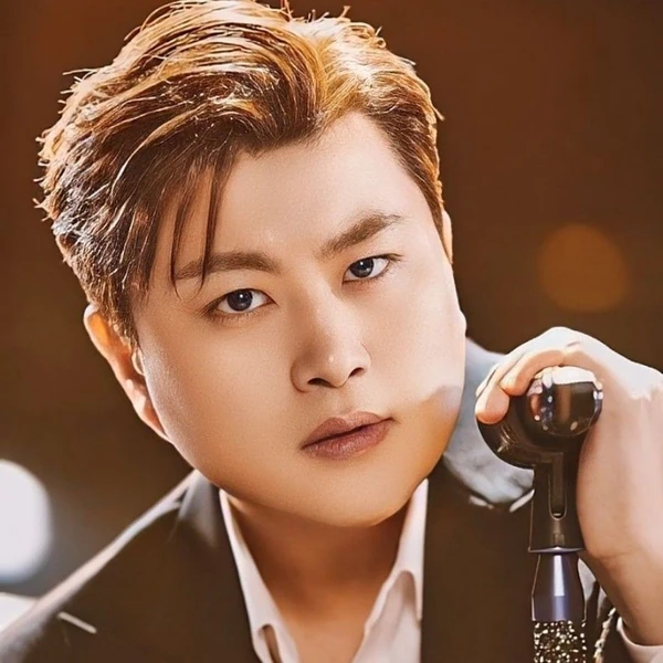 The most loved look of Kim Hojoong today