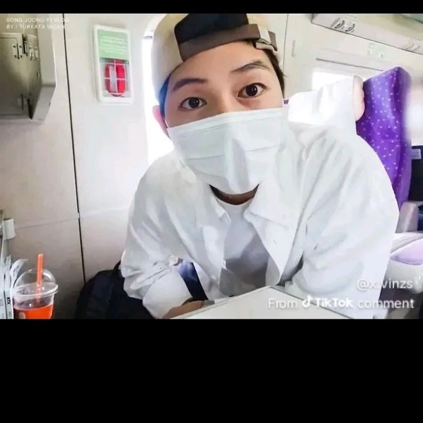 송중기 팬심 가득한 인기 사진